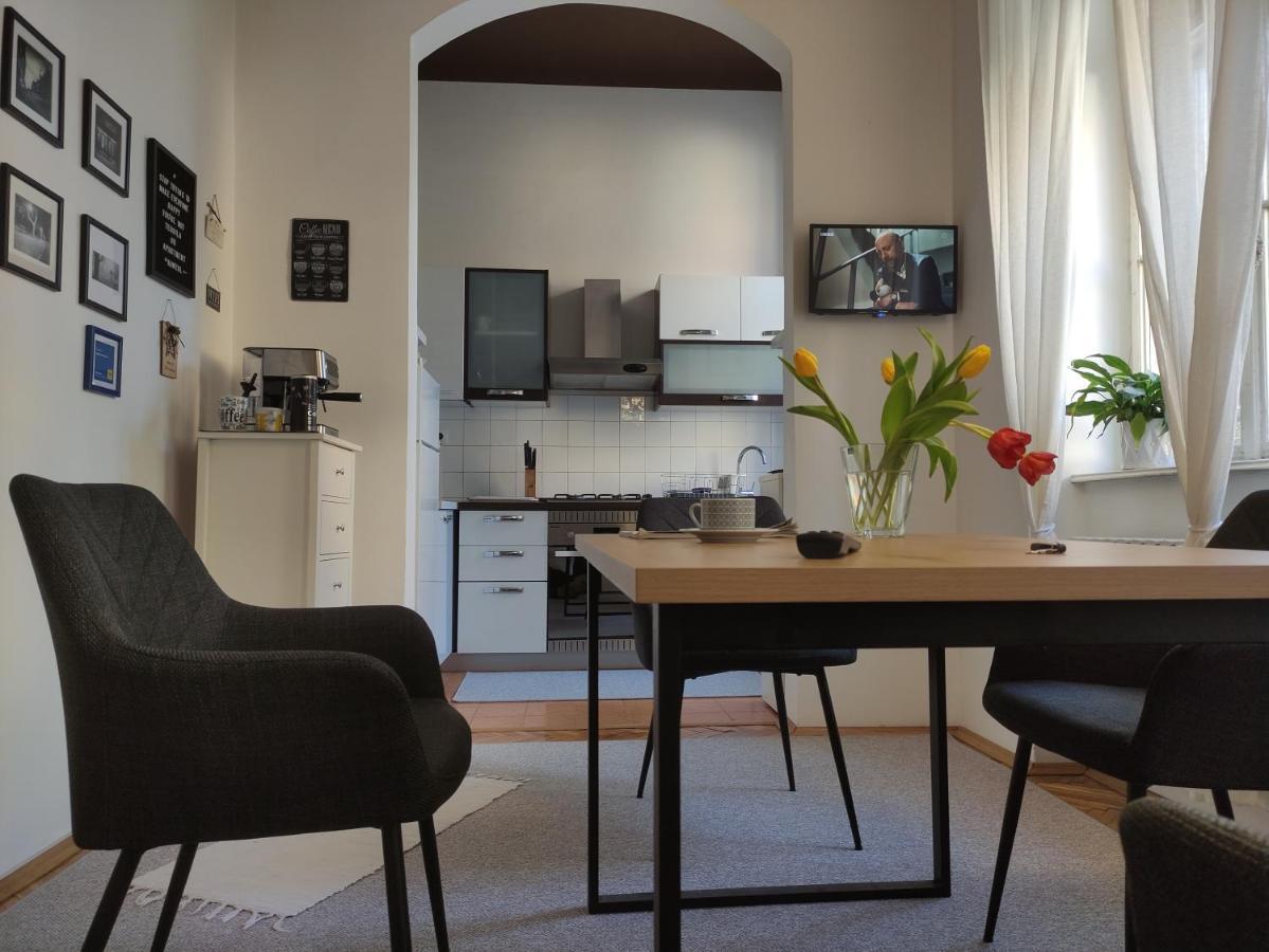 Konzul -Top Apartment, Strict Center, Parking Osijek Extérieur photo
