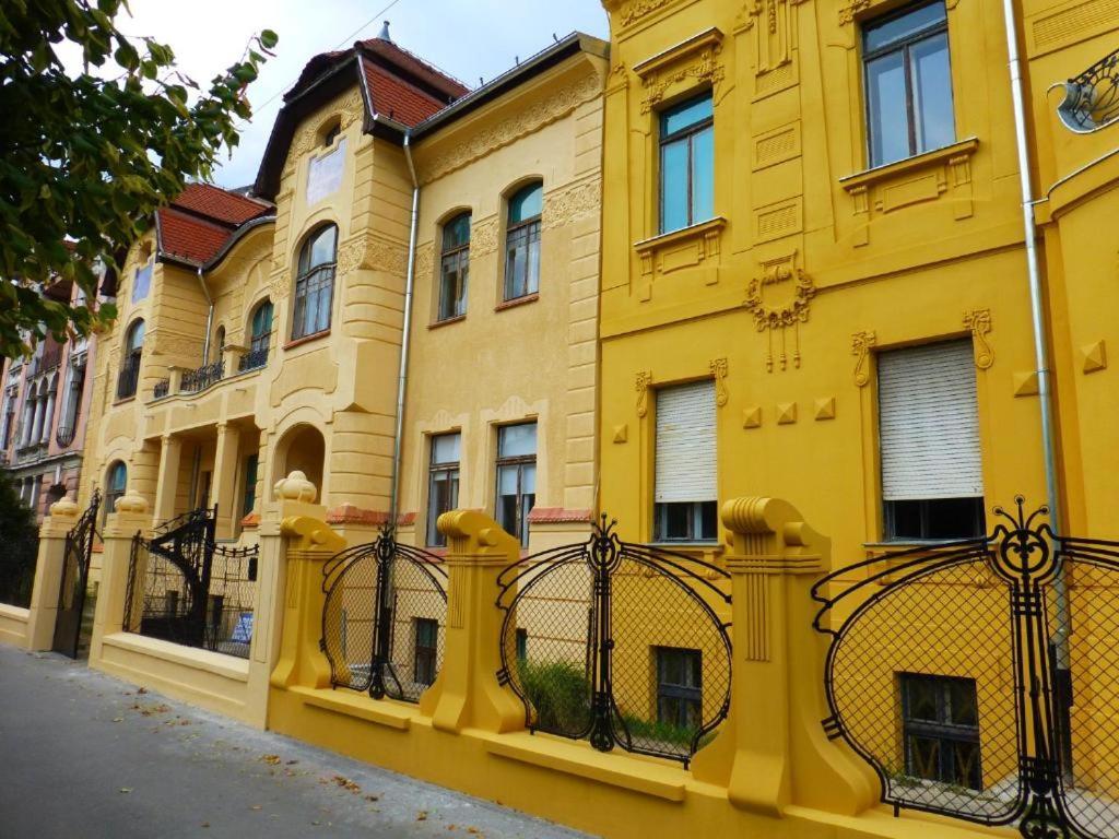 Konzul -Top Apartment, Strict Center, Parking Osijek Extérieur photo