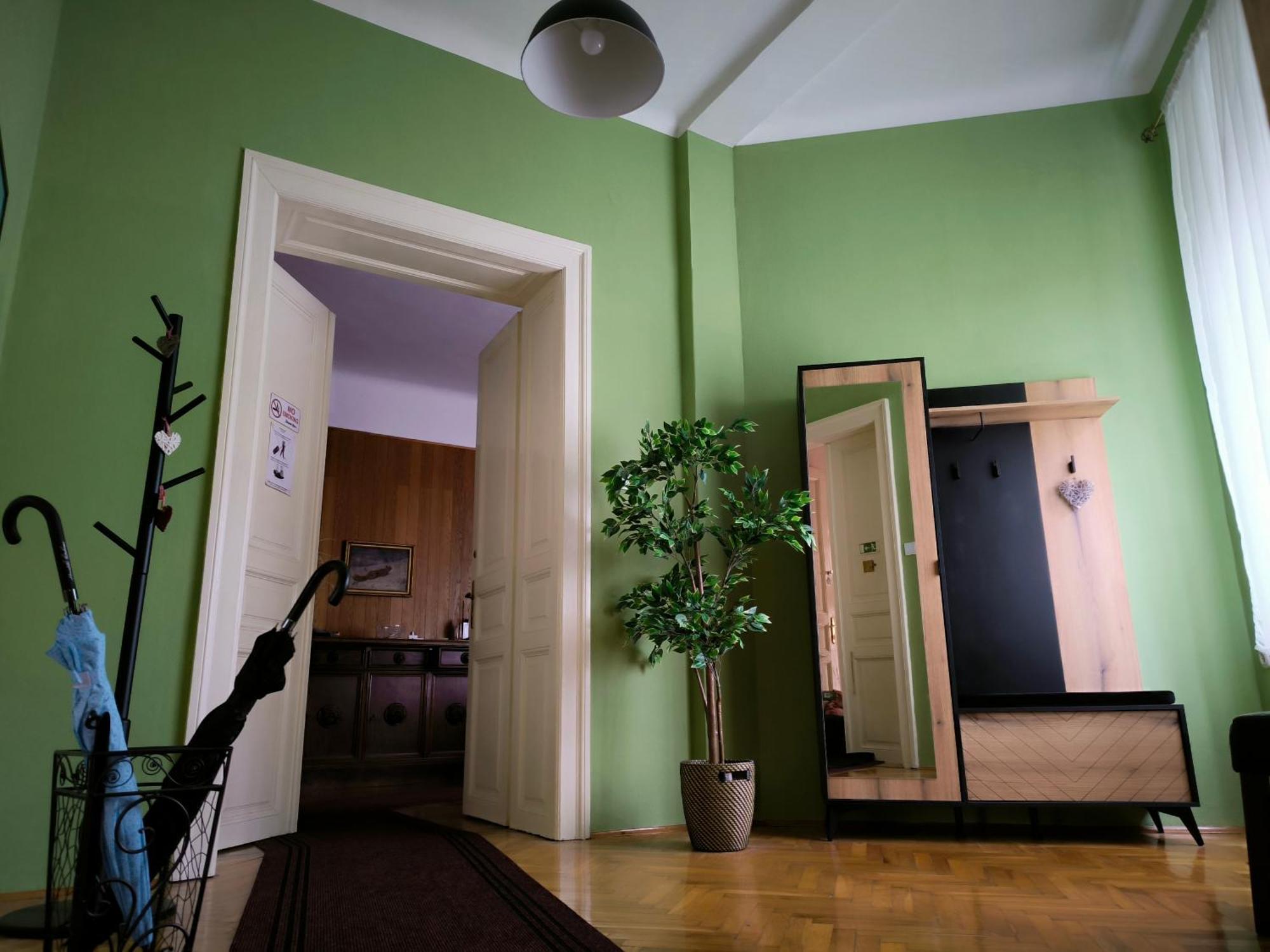 Konzul -Top Apartment, Strict Center, Parking Osijek Extérieur photo